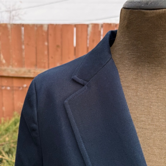 Classic Brooks Brothers Tailored Navy Blazer - Picture 7 of 16